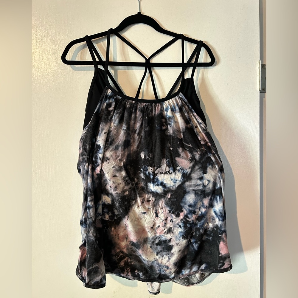 TORRID ACTIVE TOP WITH BUILT IN SPORTS BRA